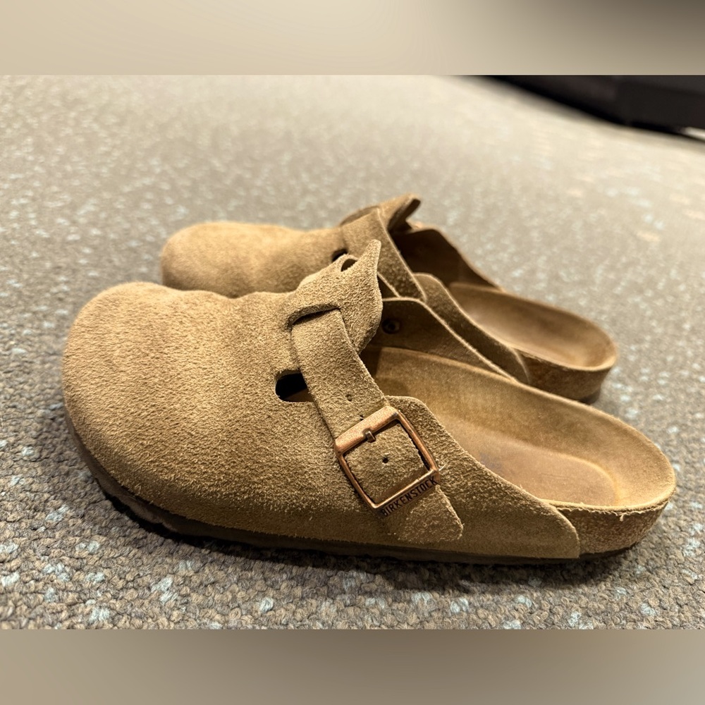 Women Size 7 Birkenstock Boston Soft Footbed Suede Clogs - Gently Used